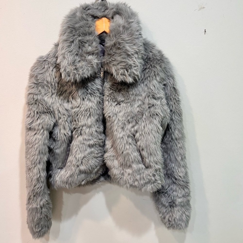 Abercombie & Fitch Faux Fur Zip Up Classic Coat Jacket Women’s Size XS NEW